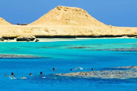 Hurghada: Super Utopia Full-Day Snorkeling and Submarine