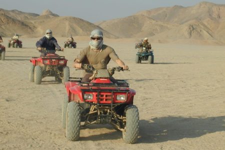 Hurghada: Moto Safari 3 hours with dinner and show