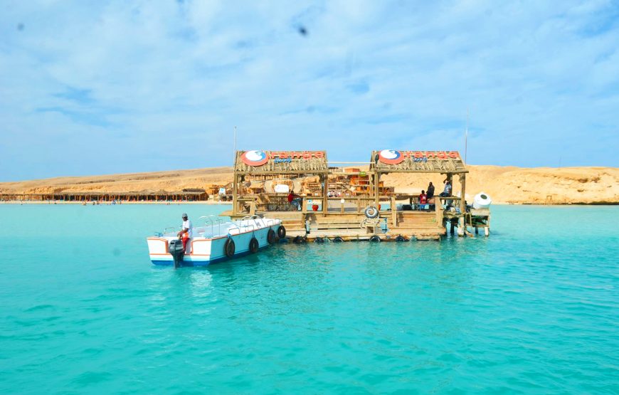 Hurghada: Orange Bay and Snorkeling Cruise Tour with Lunch