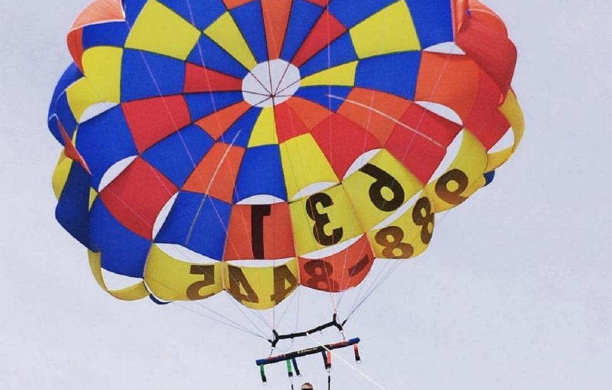 Hurghada: Single Parasailing Adventure Above the Red Sea